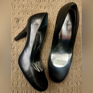 Style & Co. Black Classic Pumps